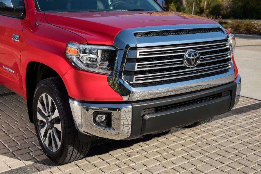 Детали экстерьера Toyota Tundra Limited Double Cab 2017 года  (фото 10 из 15)